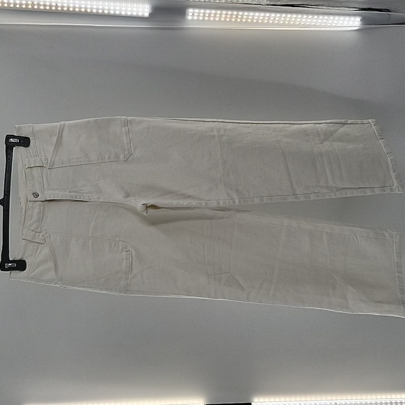 Women's White Wide-Leg Jeans - Picture 12 of 16